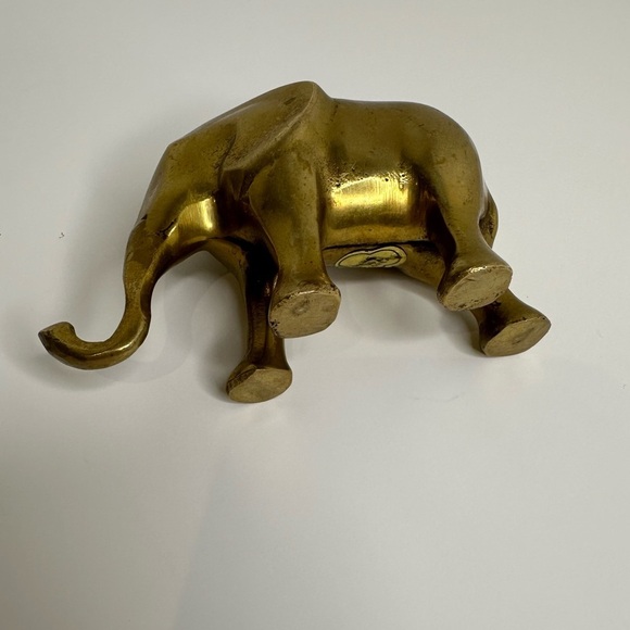 Brass Lucky Elephant with Trunk Down Vintage figurine - Picture 4 of 9